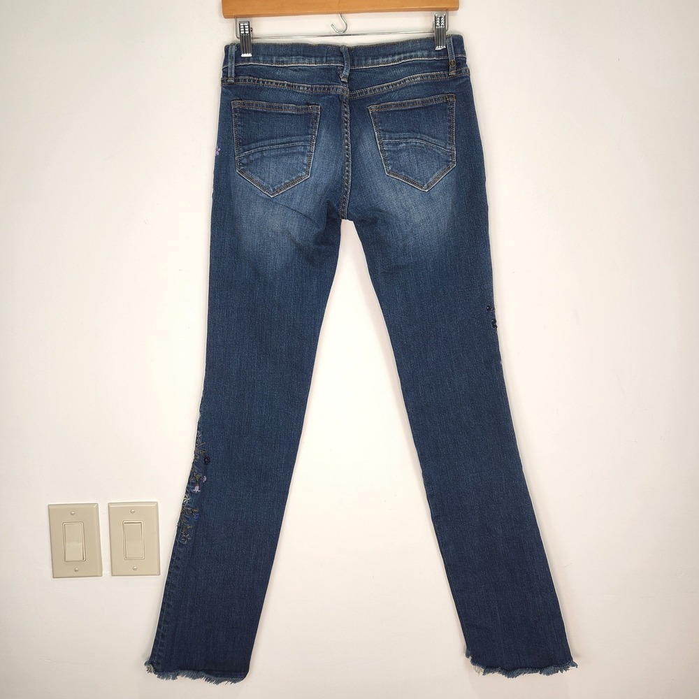Driftwood Eva Embroidered Floral Straight Leg Jeans Medium Wash Step Hem 26 - Picture 2 of 13